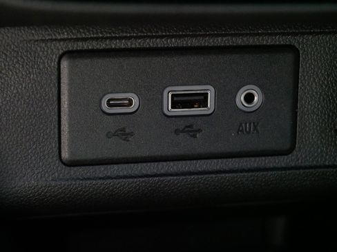 Used 2023 Buick Encore GX Essence w/ Experience Buick Package image 31