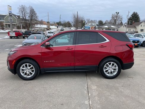 Used 2024 Chevrolet Equinox LT image 2