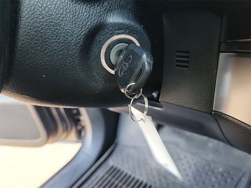 Used 2023 Toyota Tacoma SR image 29