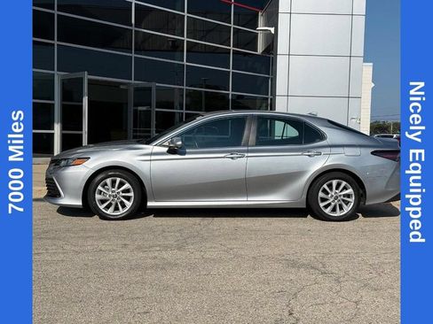 Used 2022 Toyota Camry LE FWD image 6