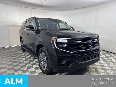 Used 2025 Ford Expedition Active AWD/4WD image 3