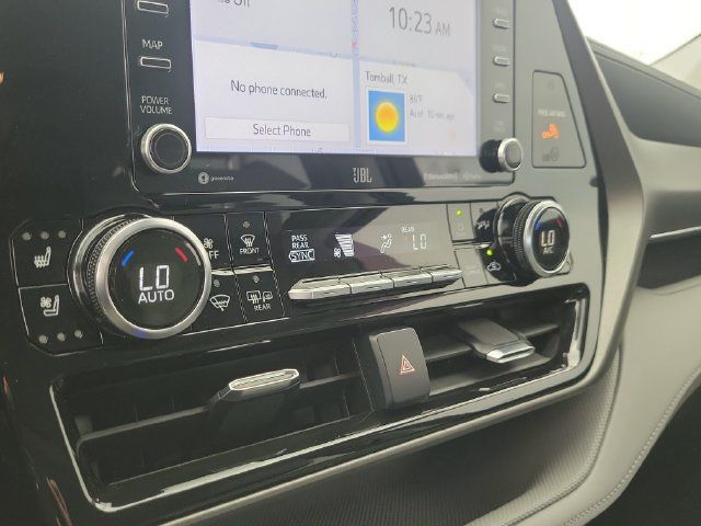 Used 2021 Toyota Highlander Limited FWD image 31