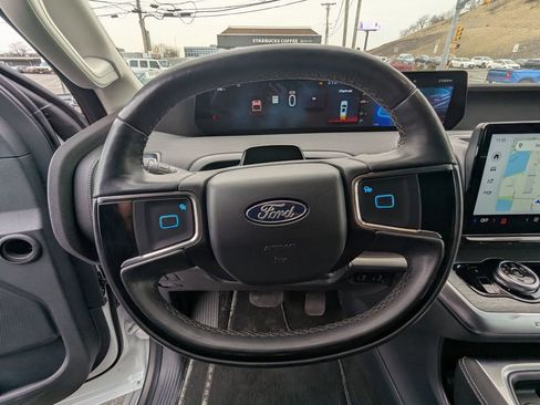 Used 2025 Ford Expedition Max Platinum image 17