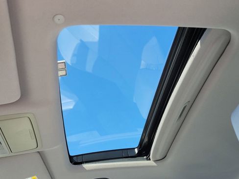 Used 2018 Honda Accord EX image 31