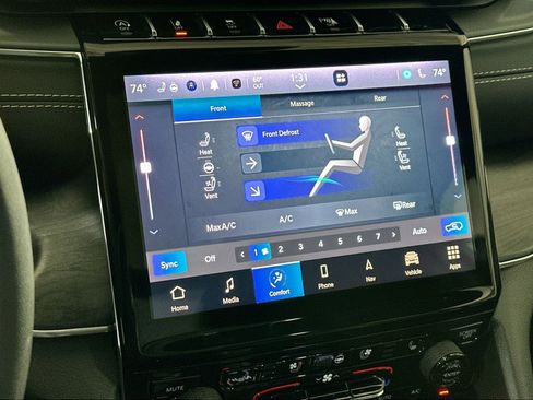 Used 2023 Jeep Grand Cherokee Overland w/ Luxury Tech Group IV image 27