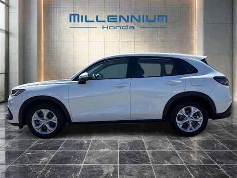 Used 2023 Honda HR-V LX image 2