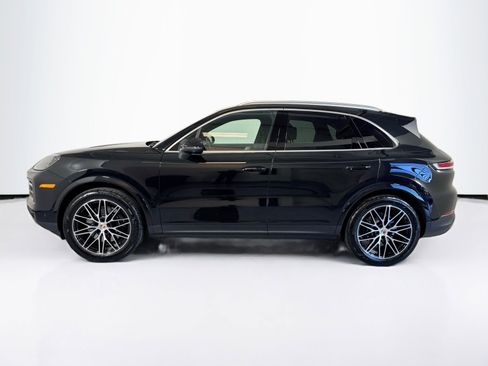 Used 2025 Porsche Cayenne image 2