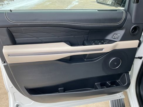 Used 2023 Ford Expedition Max Platinum image 8