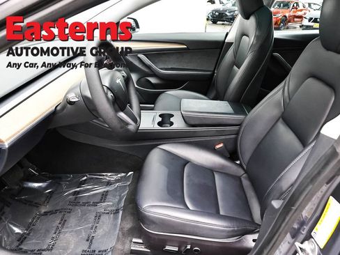 Used 2023 Tesla Model 3 Standard Range image 14