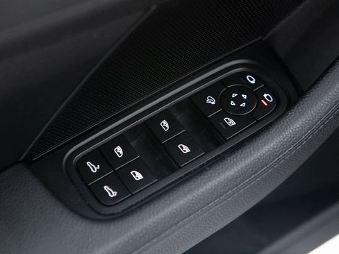 Certified 2022 Porsche Panamera Platinum Edition image 18