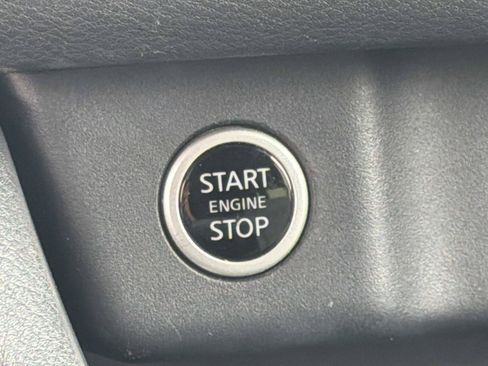 Used 2023 Nissan Rogue SV FWD image 15
