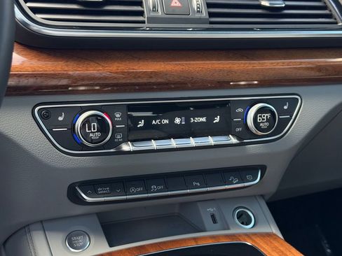 Used 2023 Audi Q5 2.0T Premium Plus w/ Premium Plus Package AWD/4WD image 23