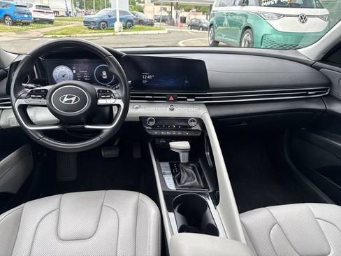 Used 2024 Hyundai Elantra Limited FWD image 12