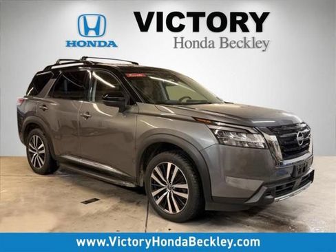 Used 2023 Nissan Pathfinder Platinum w/ Lighting Package (N93) AWD/4WD image 1