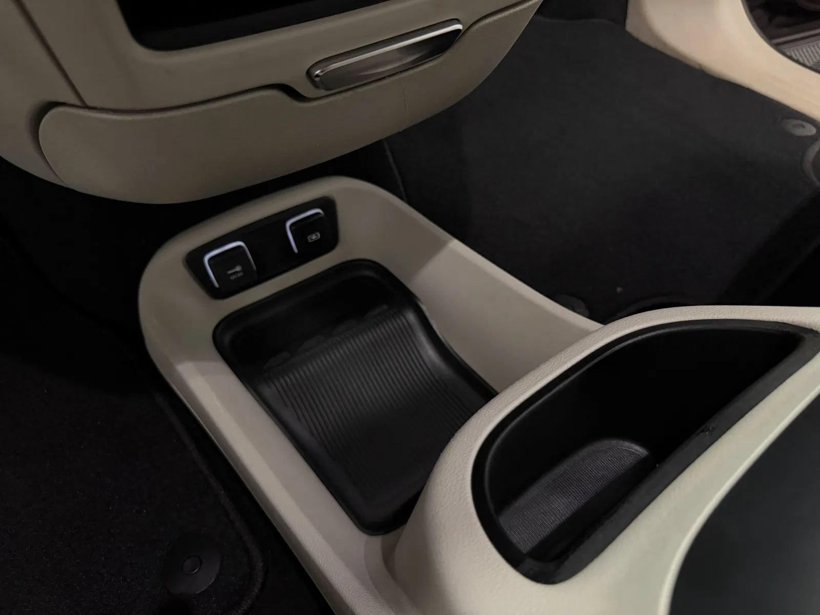 Used 2021 Chrysler Pacifica Touring-L FWD image 30
