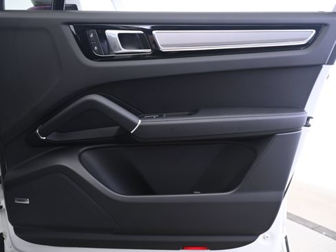 Certified 2023 Porsche Cayenne Platinum Edition AWD/4WD image 20