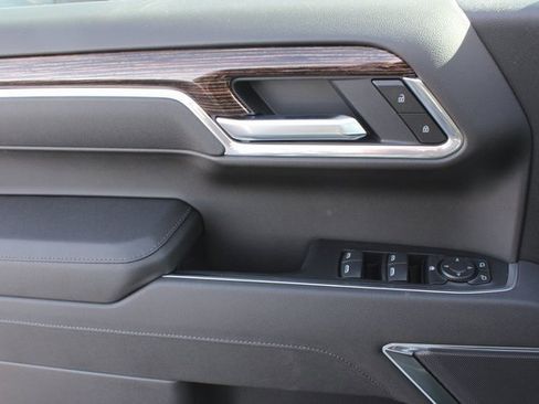 New 2026 GMC Sierra 1500 SLE w/ Preferred Package image 17