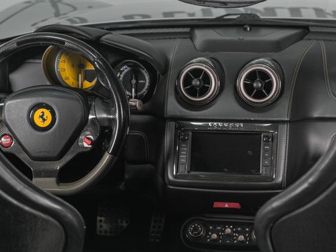 Used 2012 Ferrari California image 26