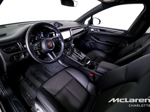 Used 2024 Porsche Macan AWD/4WD image 12