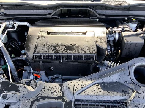 Used 2025 Honda Pilot Sport image 31