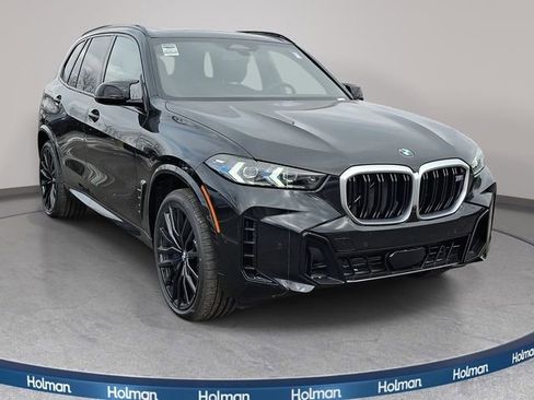 New 2026 BMW X5 M60i w/ Climate Comfort Package image 3