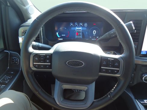 Used 2025 Ford F250 Lariat w/ Lariat Ultimate Package AWD/4WD image 18