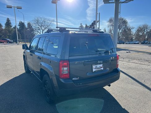 Used 2016 Jeep Patriot Sport image 3