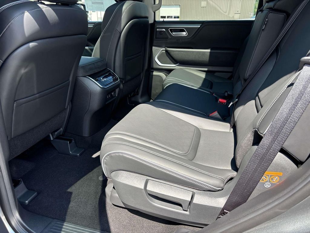 New 2027 INFINITI QX80 Luxe AWD/4WD image 7