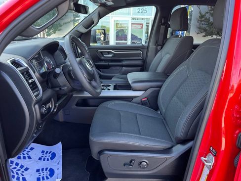 Used 2025 RAM 1500 Big Horn AWD/4WD image 4