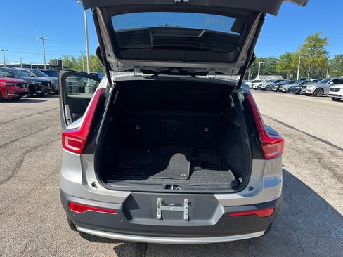 Used 2023 Volvo XC40 B5 Core AWD/4WD image 15
