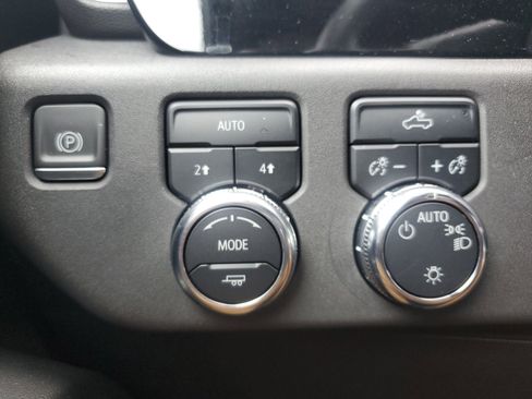 Used 2024 GMC Sierra 1500 SLE image 30