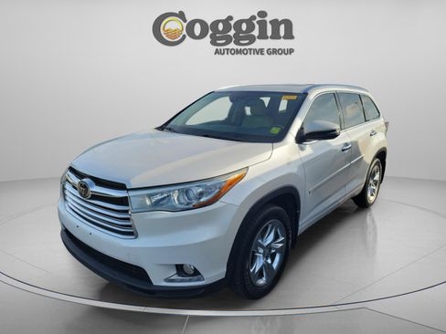 Used 2015 Toyota Highlander Limited w/ Driver Technology Package AWD/4WD image 1