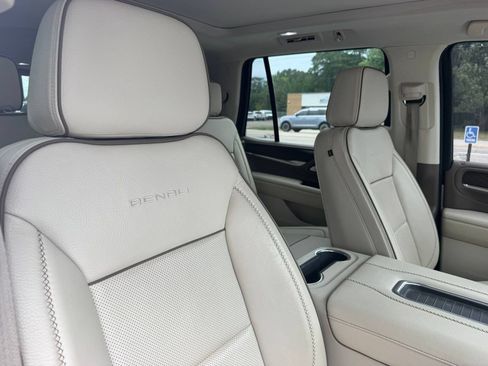 Used 2022 GMC Yukon Denali w/ Denali Premium Package AWD/4WD image 28