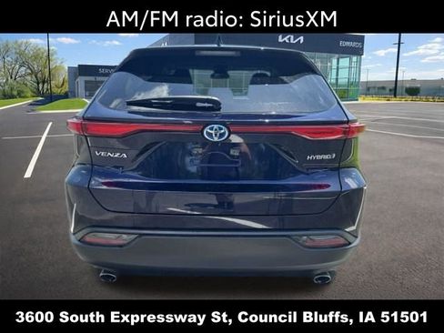 Used 2021 Toyota Venza LE AWD/4WD image 8