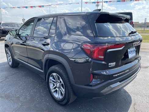 Used 2025 GMC Terrain Elevation image 3