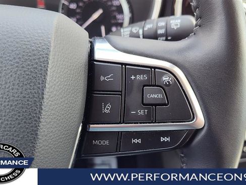 Used 2020 Toyota Highlander XLE image 22