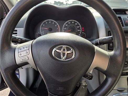 Used 2013 Toyota Corolla LE image 17