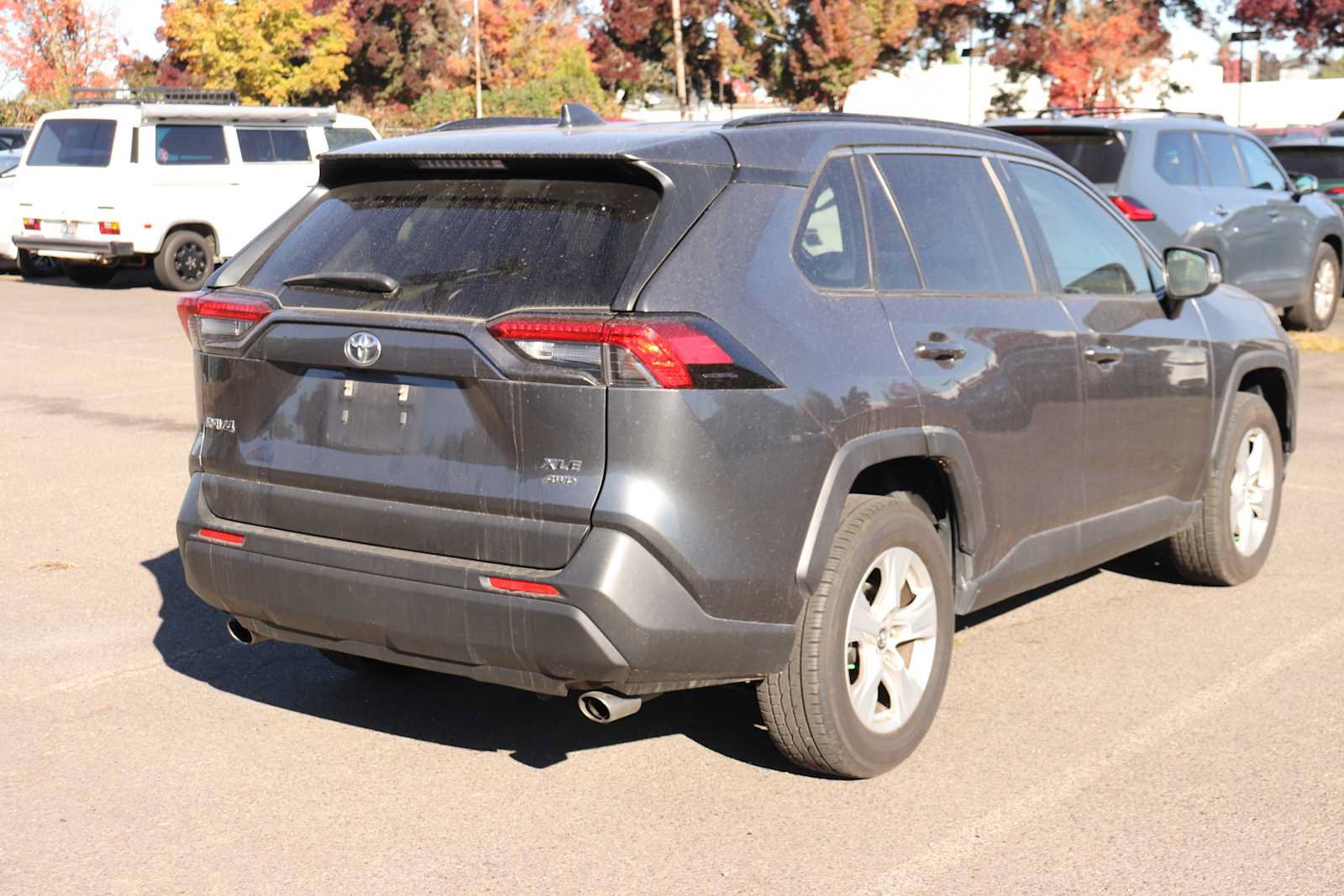 Used 2019 Toyota RAV4 XLE AWD/4WD image 5