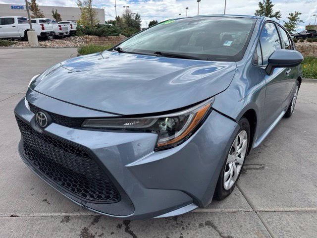 Used 2020 Toyota Corolla LE FWD image 3