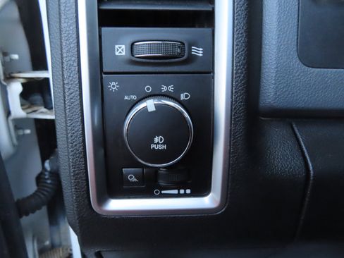 Used 2013 RAM 2500 Big Horn image 33