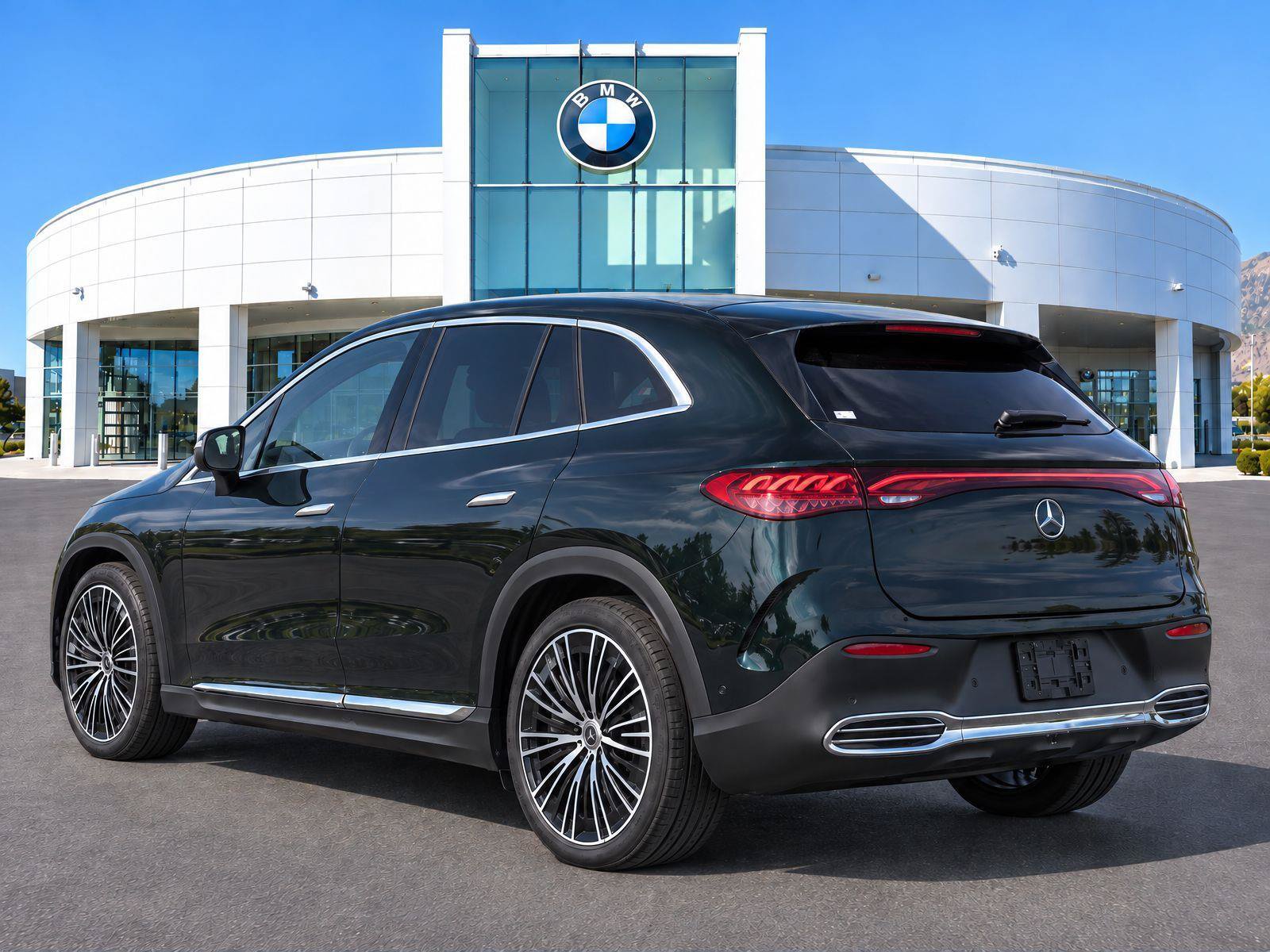 Used 2023 Mercedes-Benz EQE 500 4MATIC SUV image 6