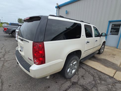 Used 2012 GMC Yukon XL SLT w/ SLT Chrome Package AWD/4WD image 6