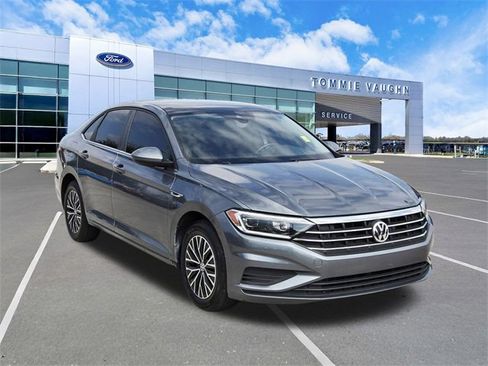 Used 2019 Volkswagen Jetta SEL w/ Cold Weather Package image 6