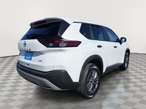Used 2023 Nissan Rogue S AWD/4WD image 4