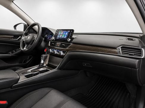 Used 2018 Honda Accord EX image 11