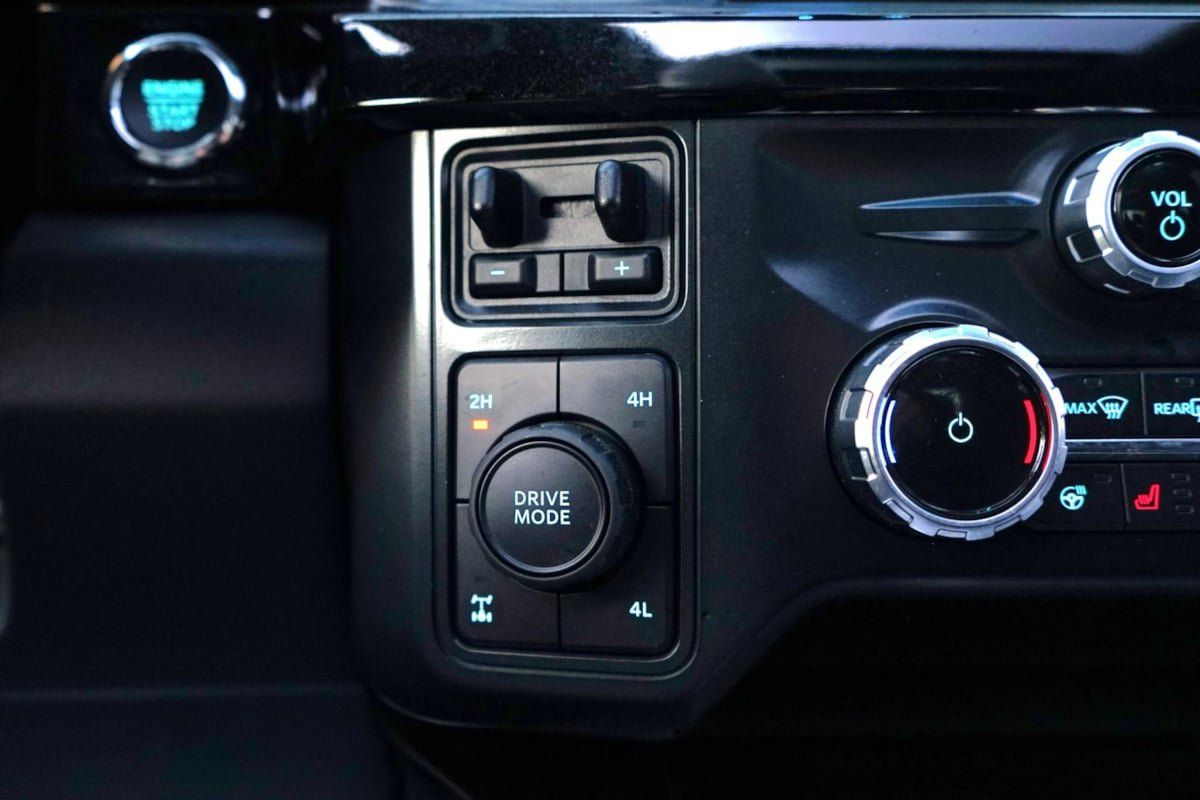 Used 2023 Ford F250 Lariat AWD/4WD image 31