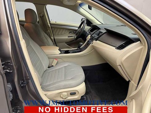 Used 2015 Ford Taurus SE image 19