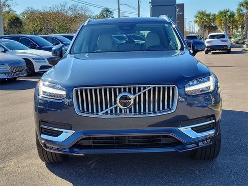 Used 2023 Volvo XC90 B6 Plus image 8