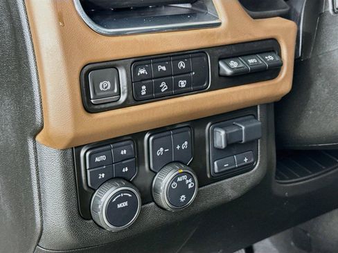 Used 2023 Chevrolet Tahoe High Country w/ Premium Package AWD/4WD image 12