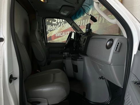 Used 2013 Ford E-450 and Econoline 450 Super Duty w/ PWR Locks & Windows Group image 13